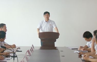 （图八）集团公司董事长高凤国进行重要讲话